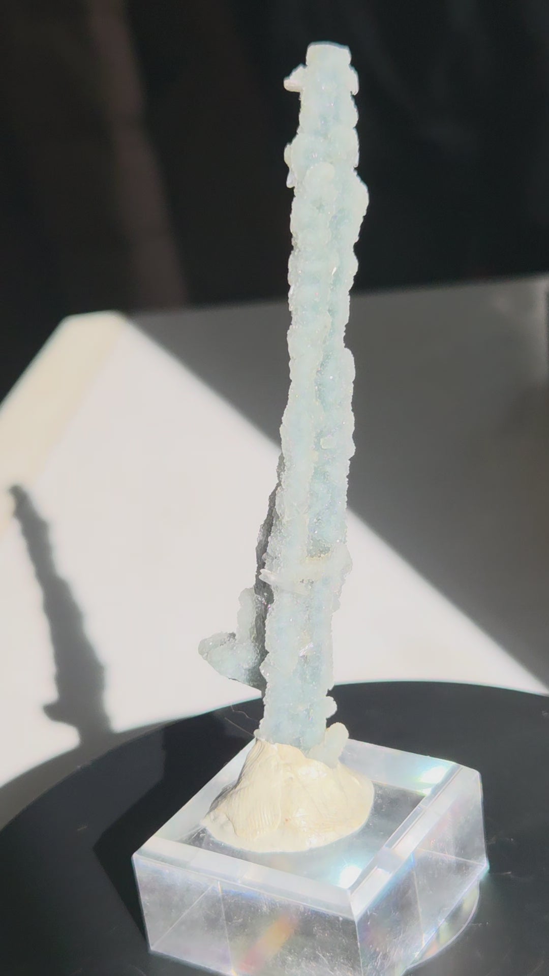 Calcédoine avec apophylite de l'inde