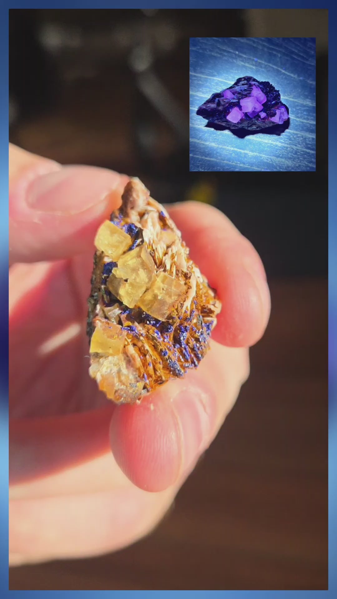 Spécimen avec barite rose, azurite et fluorite jaune! Uv
