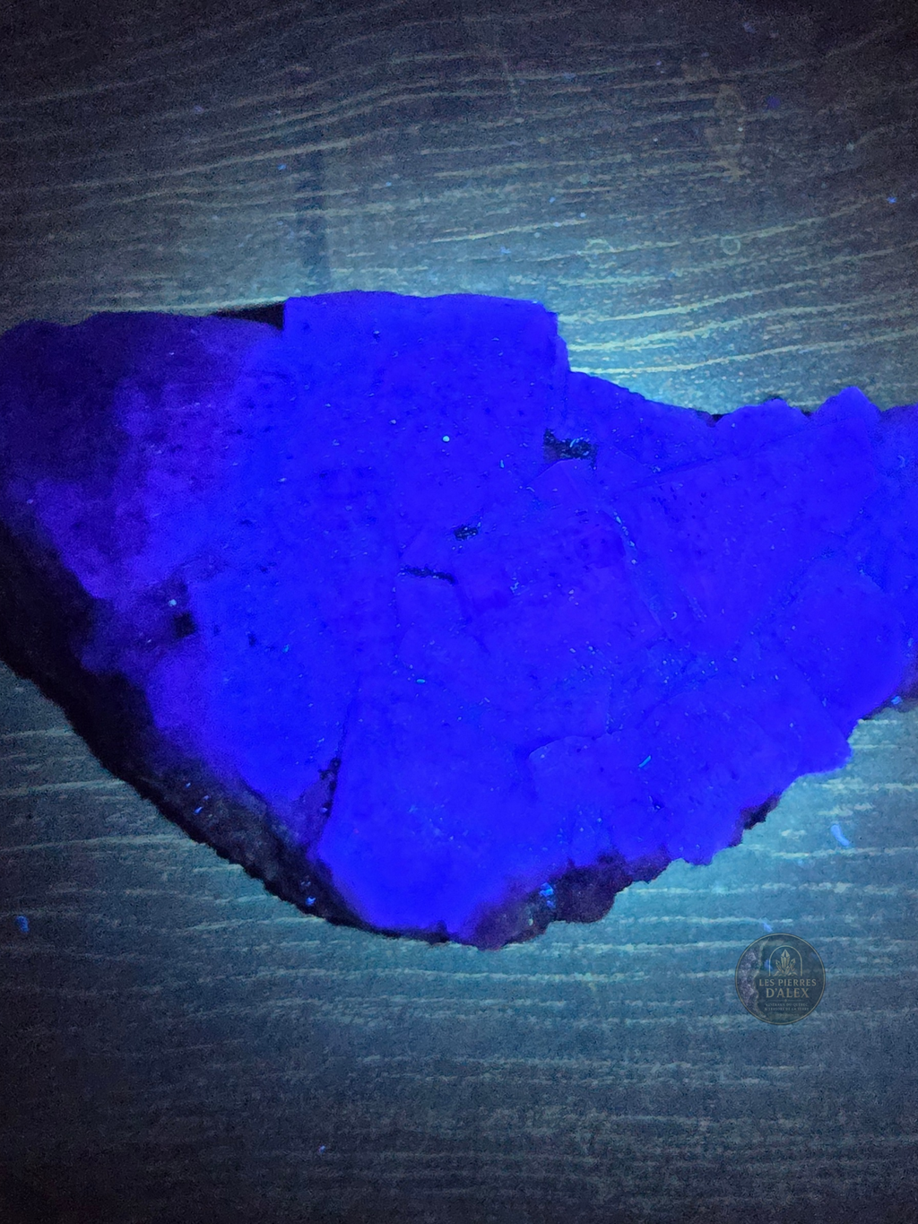 Fluorite mauve ( Uv réaction )