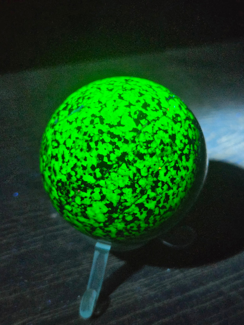 Sphère de willemite ( uv réaction )