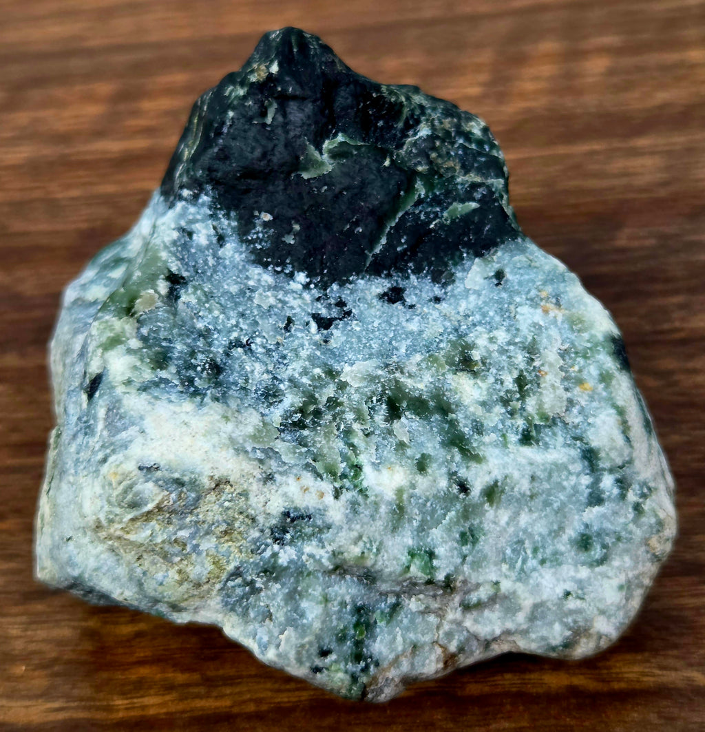 Jade Néphrite sur Serpentine – Ancienne Mine Jeffrey, Val-des-Sources