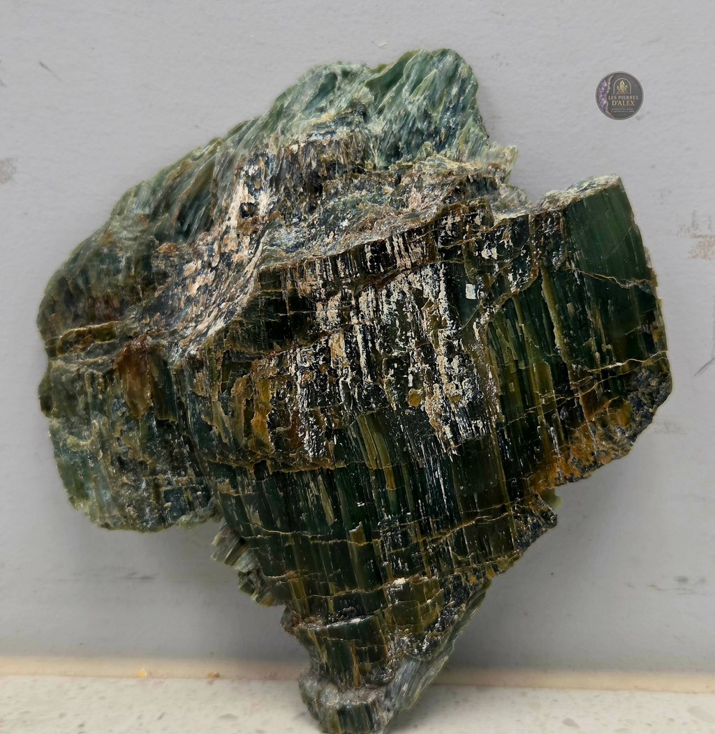Serpentine ( antigorite )